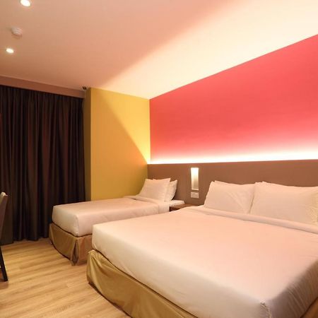 Capital O 9010 Yee Hotel Johor Bahru Zewnętrze zdjęcie