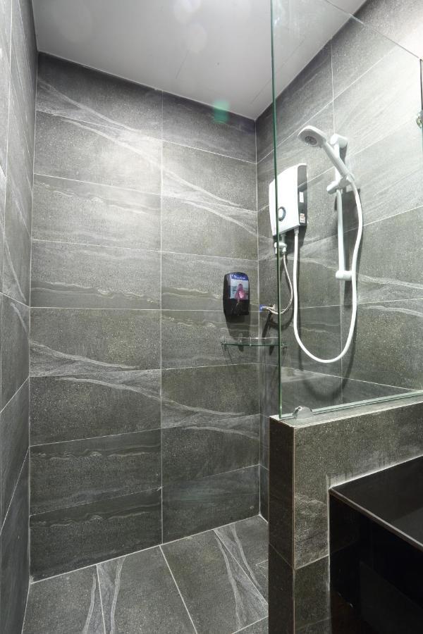 Capital O 9010 Yee Hotel Johor Bahru Zewnętrze zdjęcie