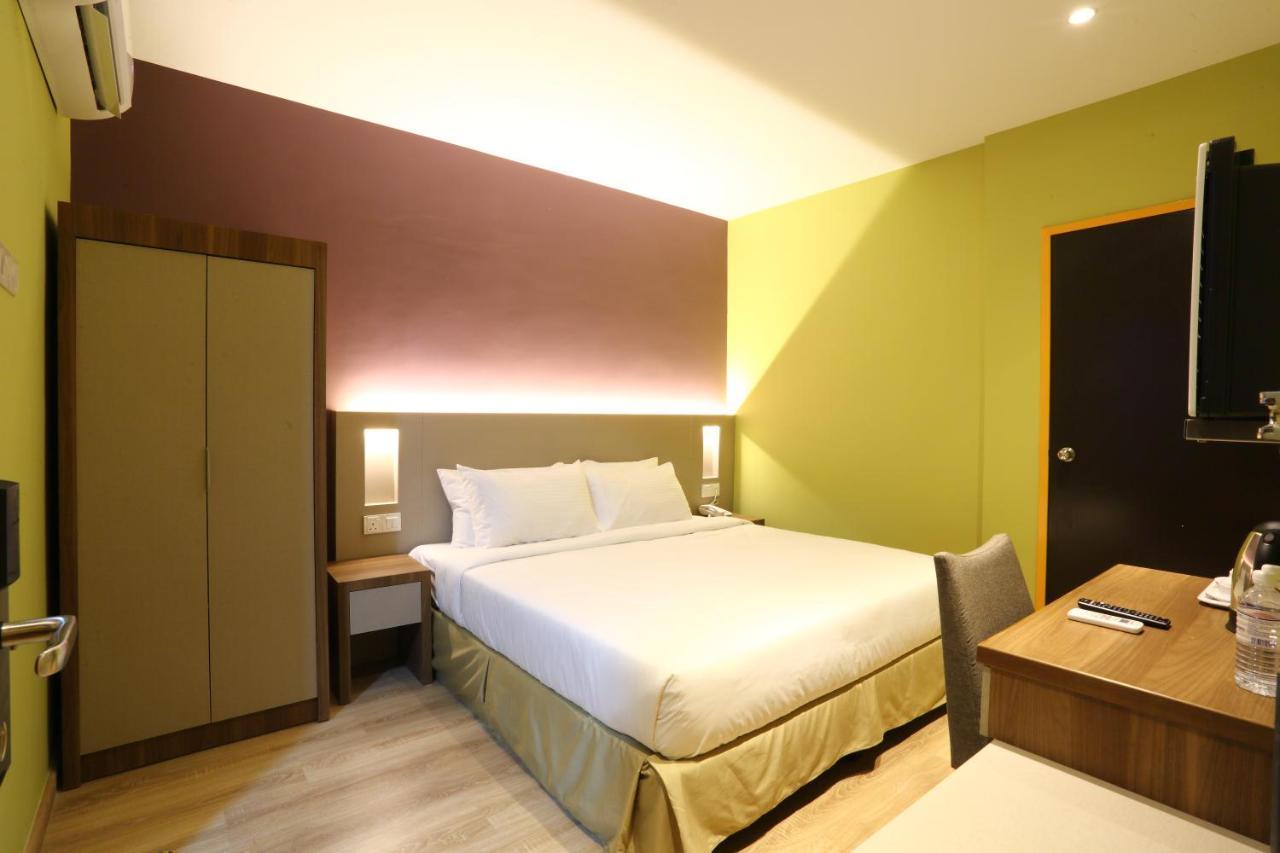 Capital O 9010 Yee Hotel Johor Bahru Zewnętrze zdjęcie