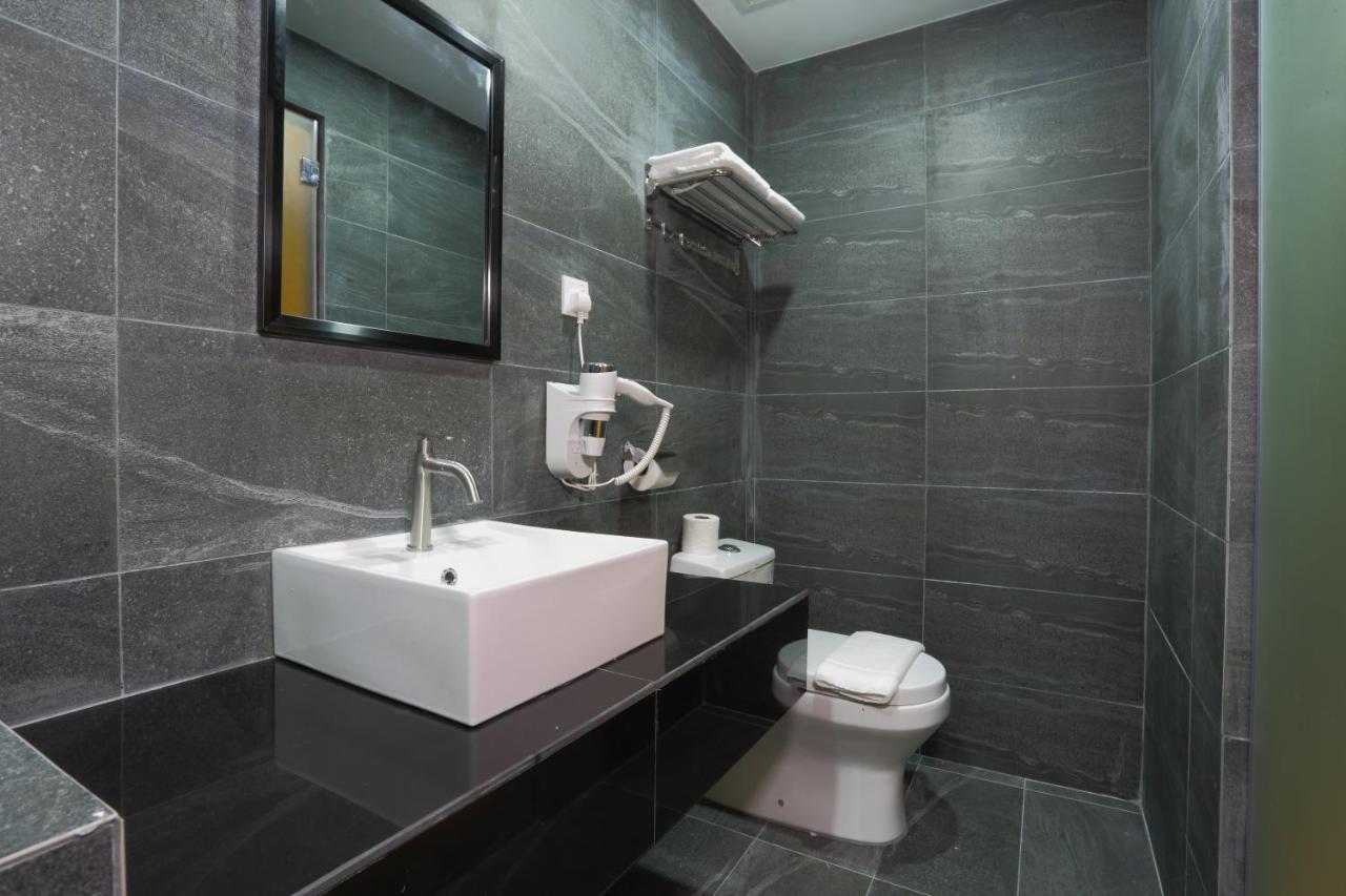 Capital O 9010 Yee Hotel Johor Bahru Zewnętrze zdjęcie