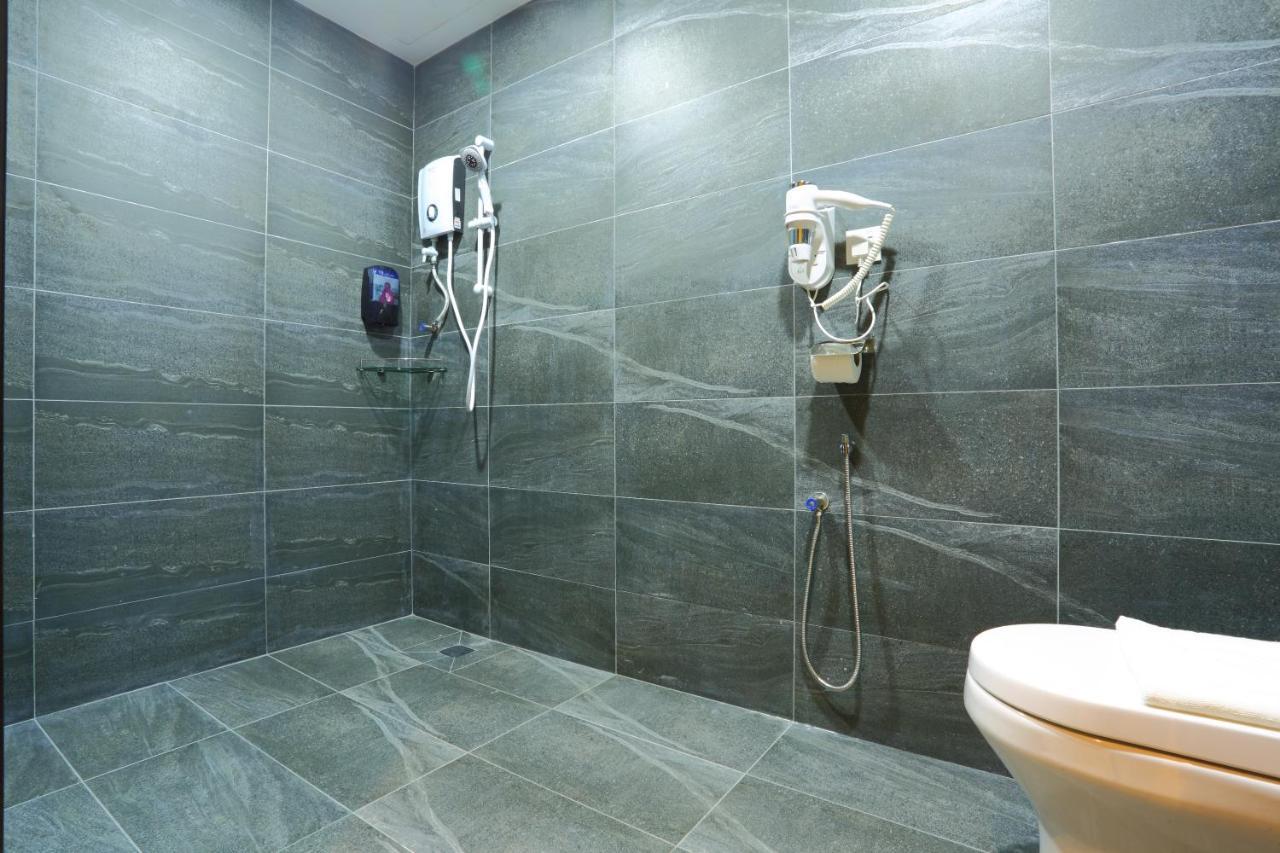Capital O 9010 Yee Hotel Johor Bahru Zewnętrze zdjęcie